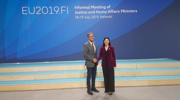 ana birchall  discutii cu presedintele comisiei libe din parlamentul european