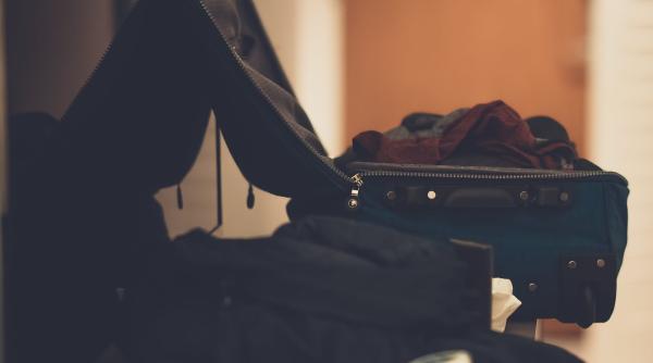 bagaj pentru avion cum sa impachetezi cat mai multe lucruri secretul stewardeselor