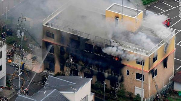 barbatul suspectat ca a incendiat kyoto animation in japonia credea ca studioul i a plagiat romanul