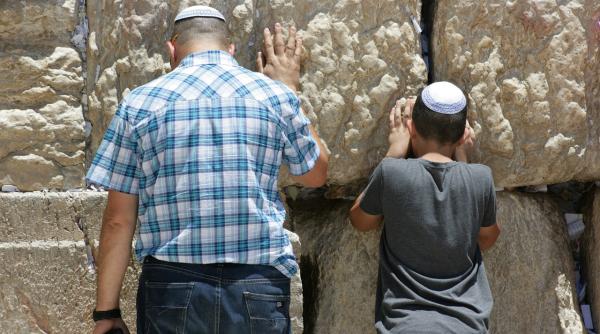 8 000 de evrei romani indemnizatie lunara din partea berlinului suma la care se ridica