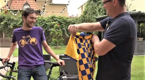 cu bicicleta pana la cluj un suporter al maccabi tel aviv a pedalat 7 zile