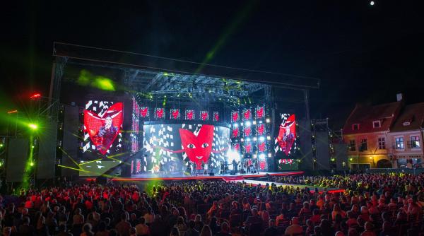 cerbul de aur 2019 surpriza cine sunt prezentatorii festivalului din acest an