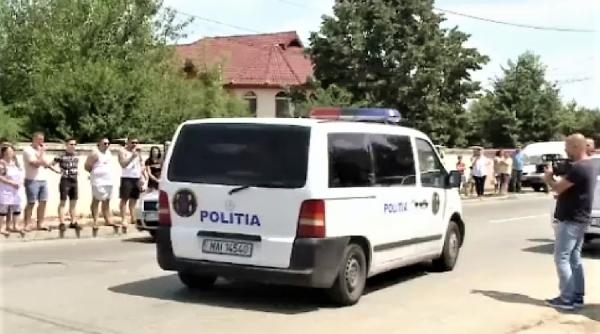 disparitie caracal  gabriel andronache  faceti va selfie cu candele si coroane mortuare