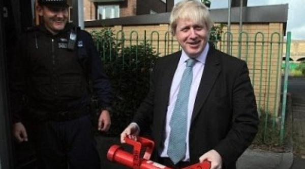 premiera pentru marea britanie boris johnson si carrie symonds primul necasatorit care locuieste la resedinta premierului