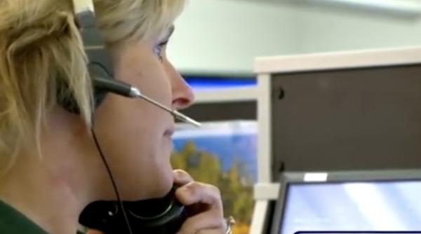 in sua un copil de 7 ani si a salvat familia de talhari inarmati care intrasera in casa sunand la 911