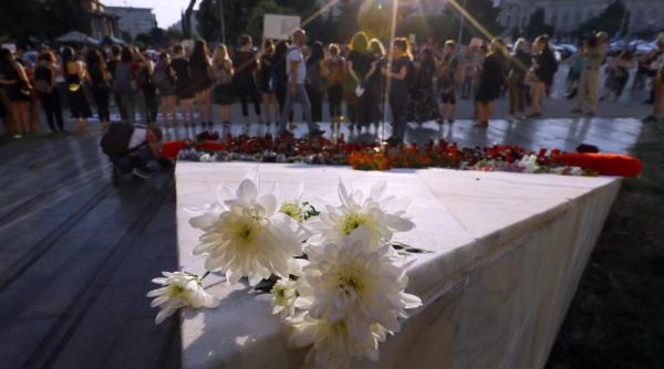 sute de persoane  la protestul in memoriam de la caracal  un copil a lesinat