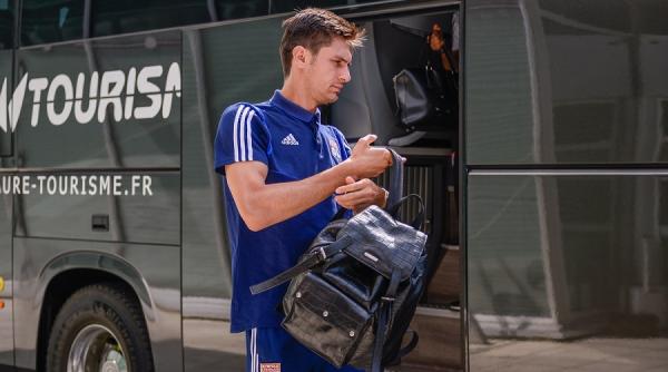 tatarusanu salariu anual brut in jur de 1 8 milioane de euro pe an la lyon