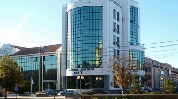 noul prefect de olt a depus juramantul angela nicolae prima femeie din judet in aceasta functie