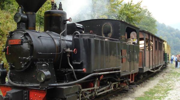 locomotiva mocanitei a deraiat pe valea vaserului sase persoane ranite