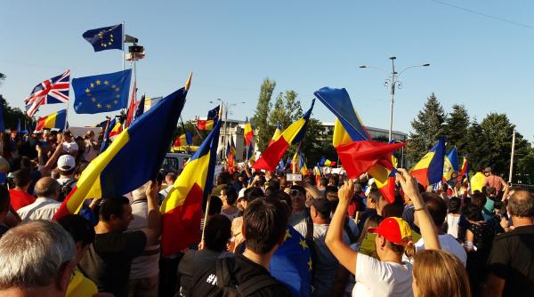 protest 10 august 2019  tommy tomescu  replica la atacul lui sandu matei  ei nu au ce cauta in piata victoriei