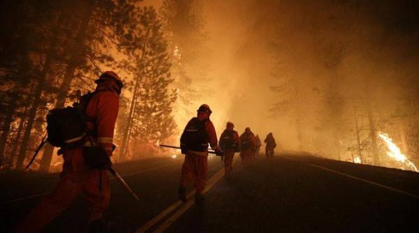 sute de persoane evacuate in urma unui incendiu pe o insula din grecia