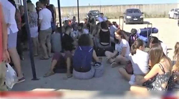 blocati pe insula samothraki turist roman lovit de politistii din grecia