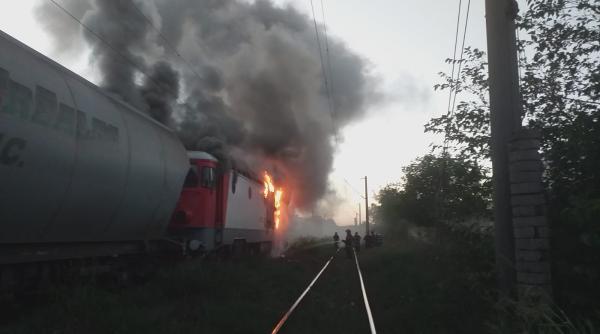 locomotiva in flacari la constanta  pompierii intervin de urgenta