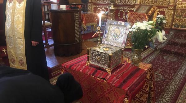 racla cu fragment din moastele sf constantin brancoveanu oferita comunitati ortodoxe romane din turcia