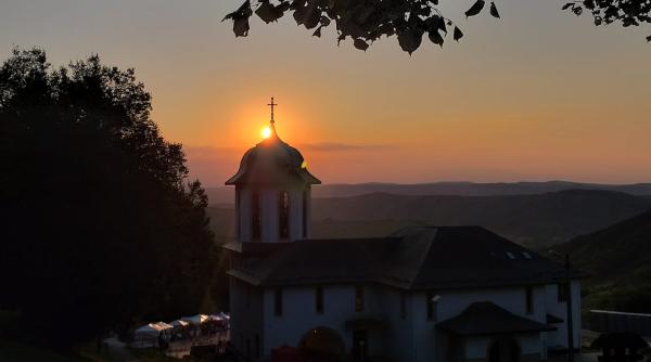 adormirea maicii domnului 15 august nu spune la multi ani preot urarea divina care se face pentru cei dragi