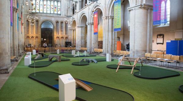 anglia catedrala din rochester transformata in teren de golf motivul invocat video