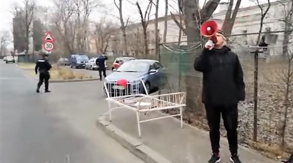 marian ceausescu amendat in piata victoriei sanctiune in premiera pentru protestatari video