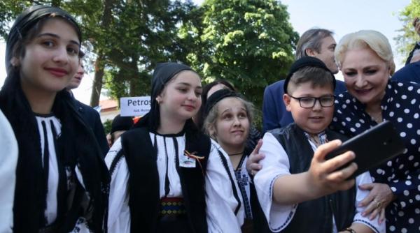 sfanta maria 15 august viorica dancila vizita la manastirea putna