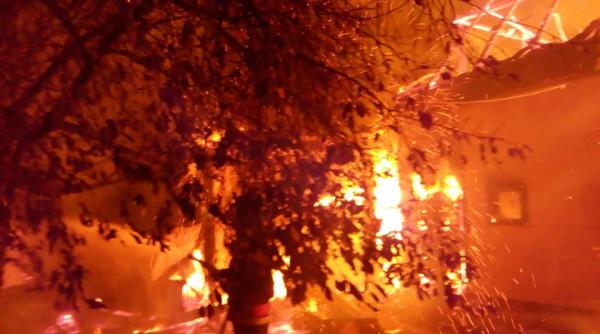 incendiu violent in salaj 6 tone de fan s au facut scrum foto