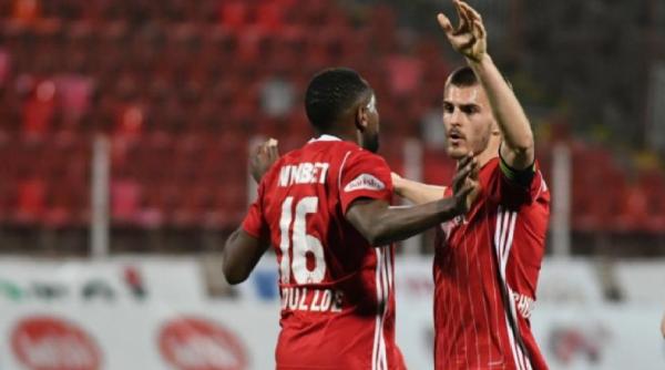 fcsb a adus un fundas central din bulgaria