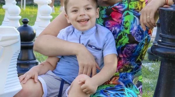 mirela vaida sarbatoare in familie baiatul cel mare implineste trei ani