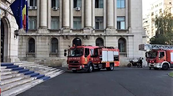 incendiu la sediul ministerului de interne