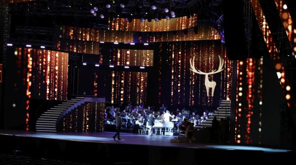 incepe cerbul de aur 350 de artisti intr o competitie internationala de interpretare