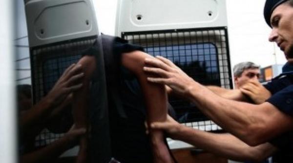 barbat retinut dupa ce si a violat fetita in varsta de sase ani si jumatate