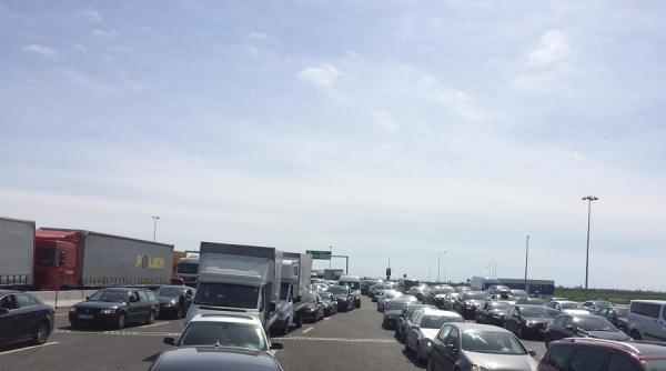 romanii din diaspora parasesc tara trafic crescut la vama