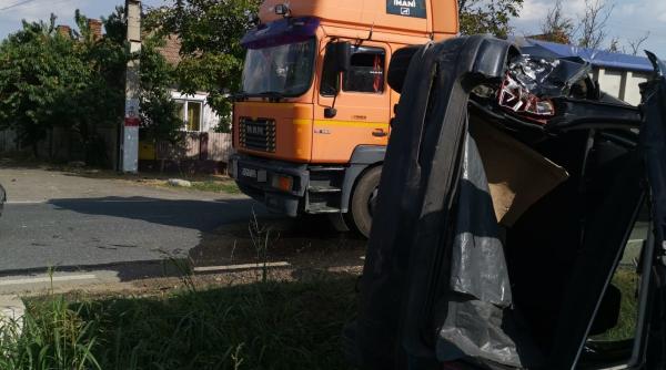 mama cu copil raniti intr un accident pe dn64 trafic restrictionat
