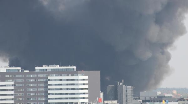 incendiul din nordul capitalei nu a fost stins nici dupa 24 de ore de la izbucnire