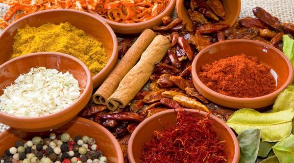 cinci condimente care te ajuta sa slabesti toti le avem in bucatarie