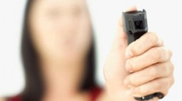 copii atacati de invatatoare cu spray paralizant