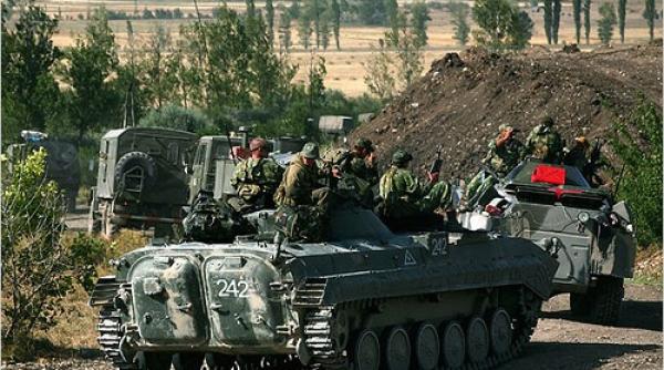 serbia e inarmata de rusia dar arata cu degetul catre sua sageti si spre nato