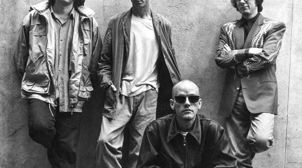 trupa r e m piesa inedita pentru victimele uraganului dorian la 8 ani de la despartire