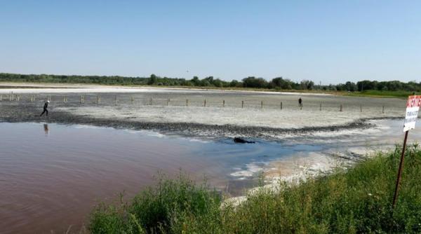 lacul sarat  aflat la un pas de a seca  va fi salvat de autoritati