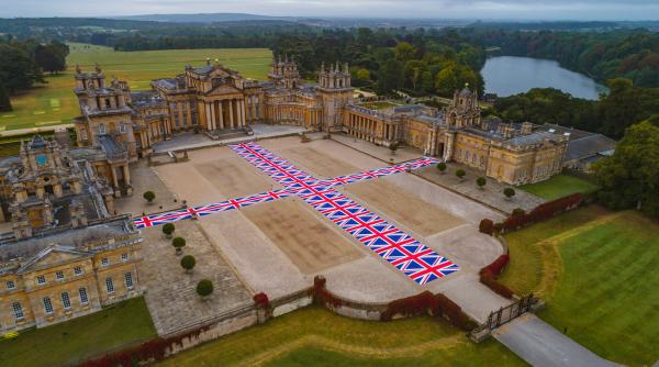 o toaleta din aur in valoare de un milion de lire sterline a fost furata