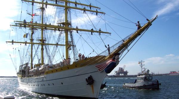 bricul mircea a acostat pentru prima oara intr un port dunarean la tulcea