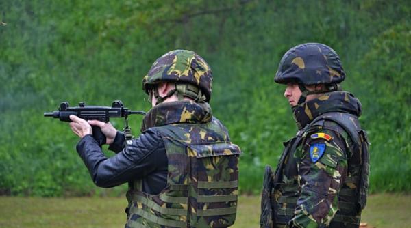 inca un glont gasit in gorj in apropiere de poligon luni un barbat a fost ranit