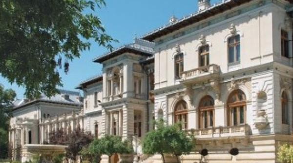 palatul cotroceni  iluminat in portocaliu de ziua mondiala pentru siguranta pacientului