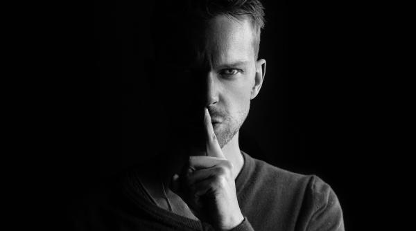 horoscopul barfitorilor zodiile care adora sa si bage nasul in treburile altora