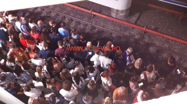 defectiune la metrou  19 septembrie  revolta in randul calatorilor  habar nu au sa gestioneze astfel de situatii