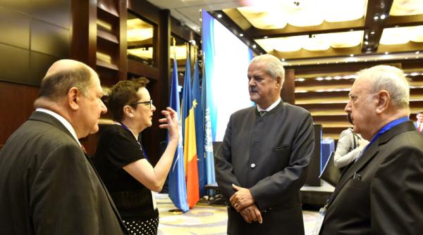 interzis de mihai chirica adrian nastase astept alegerile locale poate iesenii vor alege un om mai intelept