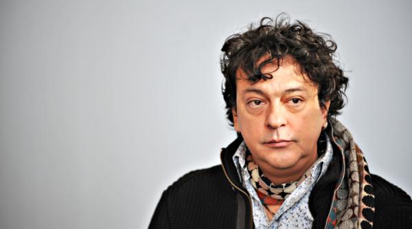 sicriul cu alexandru darie depus la teatrul bulandra cand va fi inmormantat