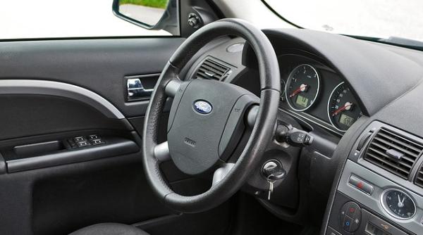 defectiune ford 320 000 de masini chemate in service