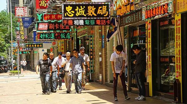 11 chinezi din aceeasi familie s au casatorit si au divortat intre ei de 23 de ori intr o luna motivul frauda imobiliara