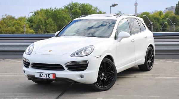 bolid de lux furat din parcarea mall ului din galati