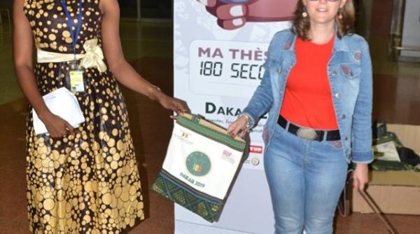 larisa maria nechita reprezinta romania in finala internationala a concursului teza mea in 180 de secunde la dakar in senegal