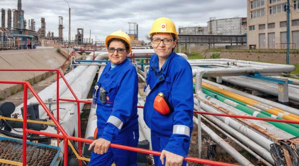 petromidia 40 de ani dorina diaconu si elena nistor transferul de cunostinte sau arta de a invata meseria de la un mentor