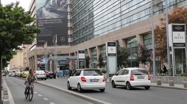 calea victoriei on two wheels